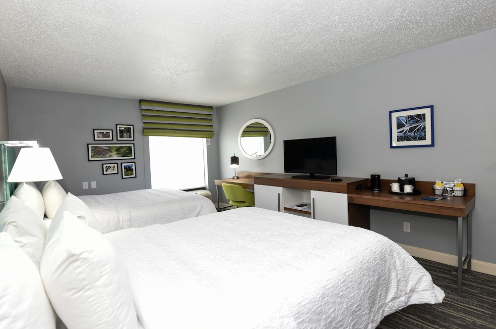 Hampton Inn Youngstown - North 23/80
