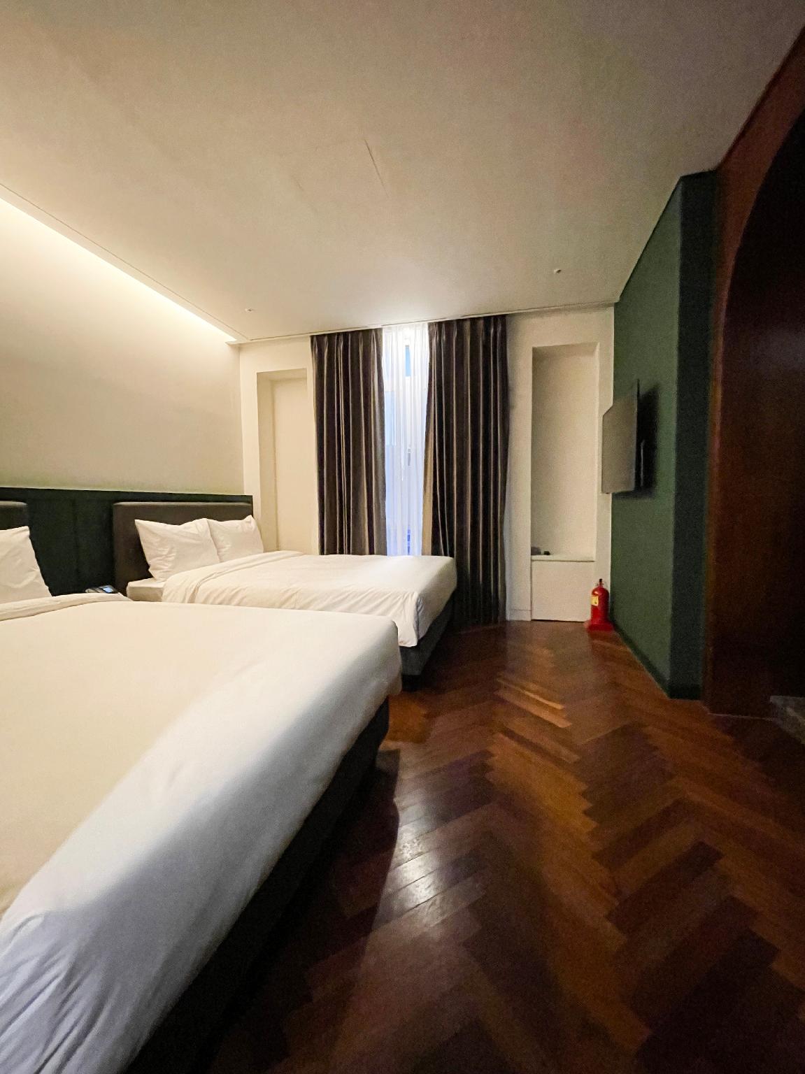 Premier, Deluxe, Family, 2 Queen Beds, No Parking