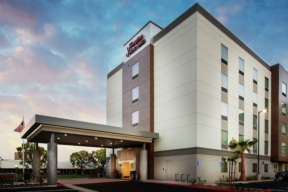 Hampton Inn and Suites Irvine Orange County Airport in IRVINE - CA
