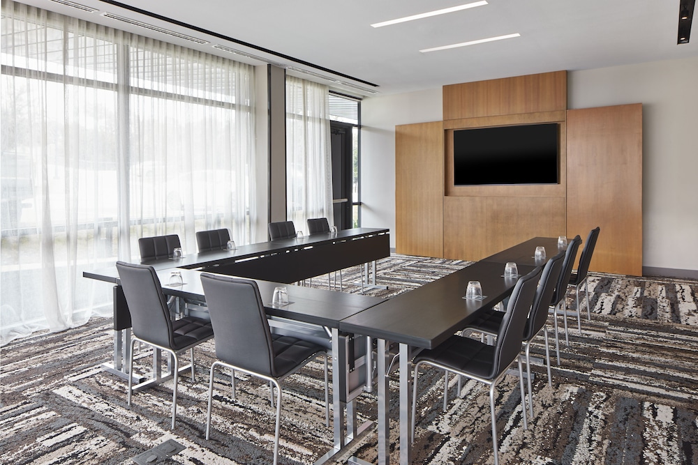 AC Hotel by Marriott Austin Hill Country 47/57