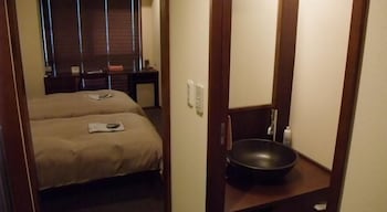 Ochanomizu Hotel Shoryukan 53/54