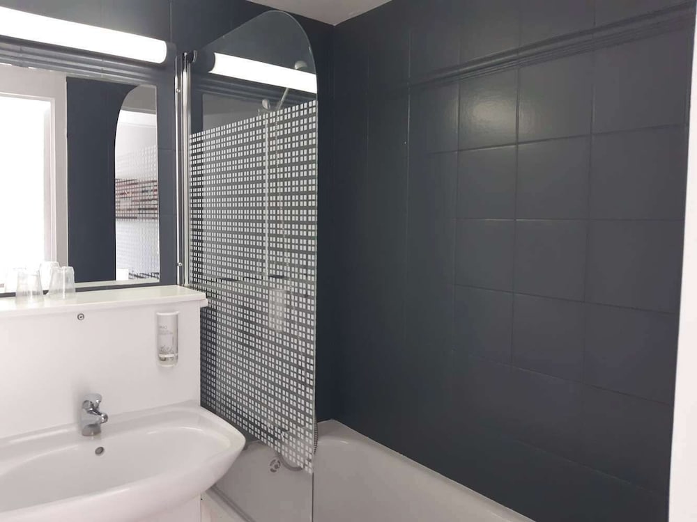 Brit Hotel Reims La Neuvillette 47/50
