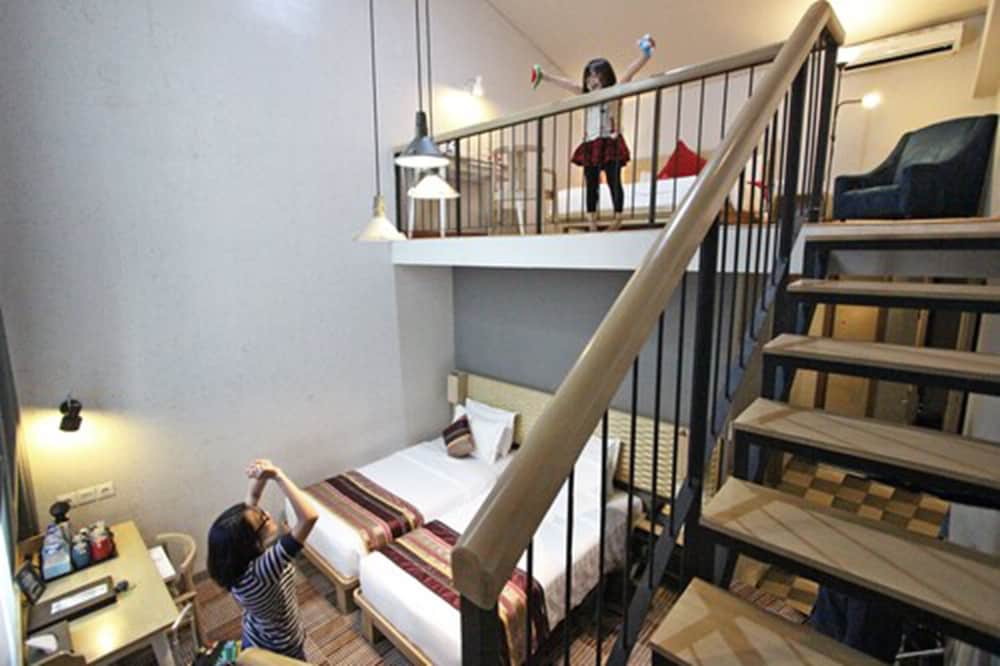 The 1O1 Bandung Dago 56/68