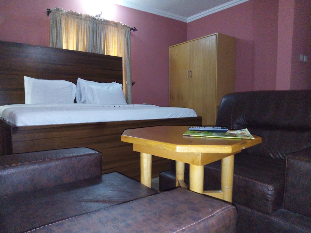 Richanthonio Suites 9/24
