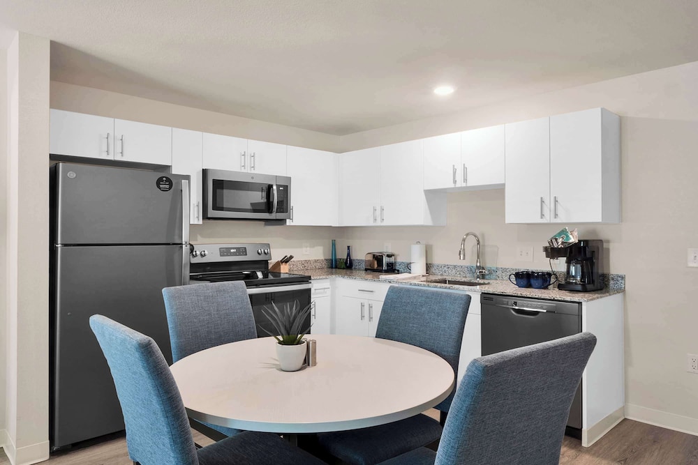 WaterWalk Extended Stay by Wyndham Charlotte - Arrowood 41/63