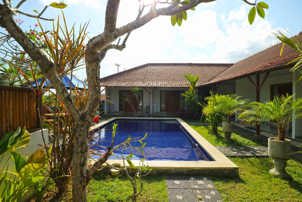 Pererenan Nengah Guesthouse 10/72