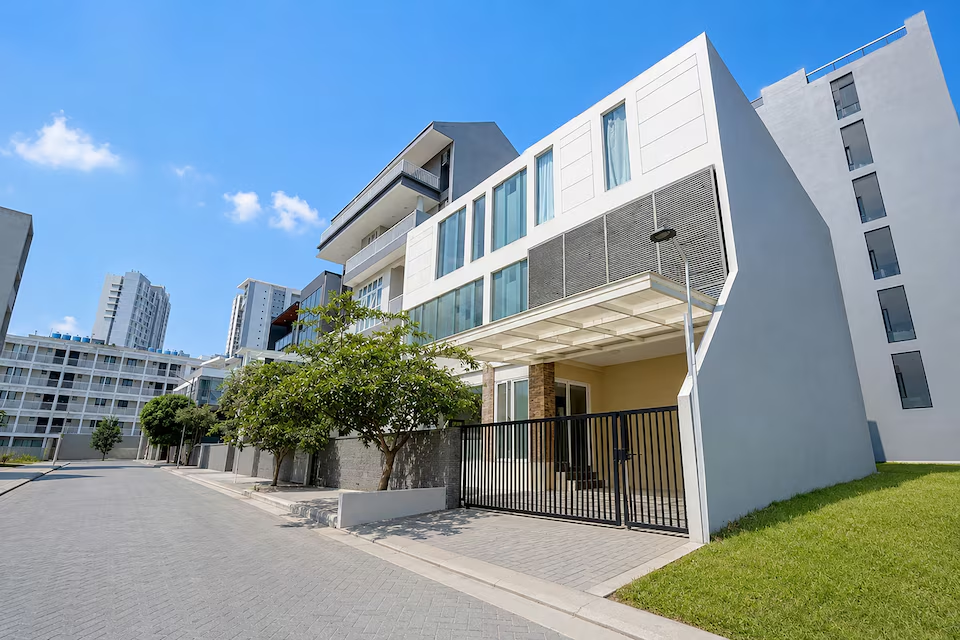 Hotel O near Ciputra Hospital formerly Veloura Living Citraland 9/11