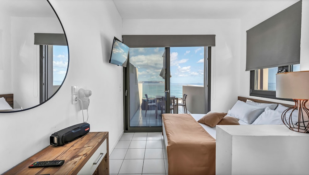 Almare Beach Hotel 9/50