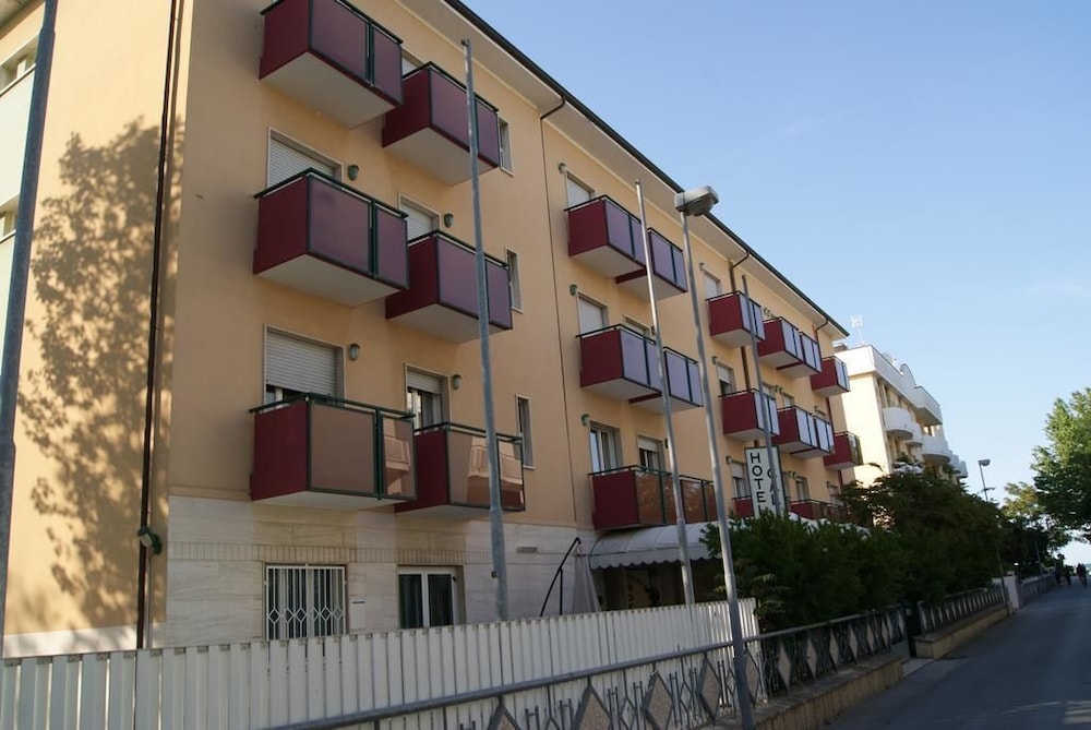 Hotel Aron 3/50