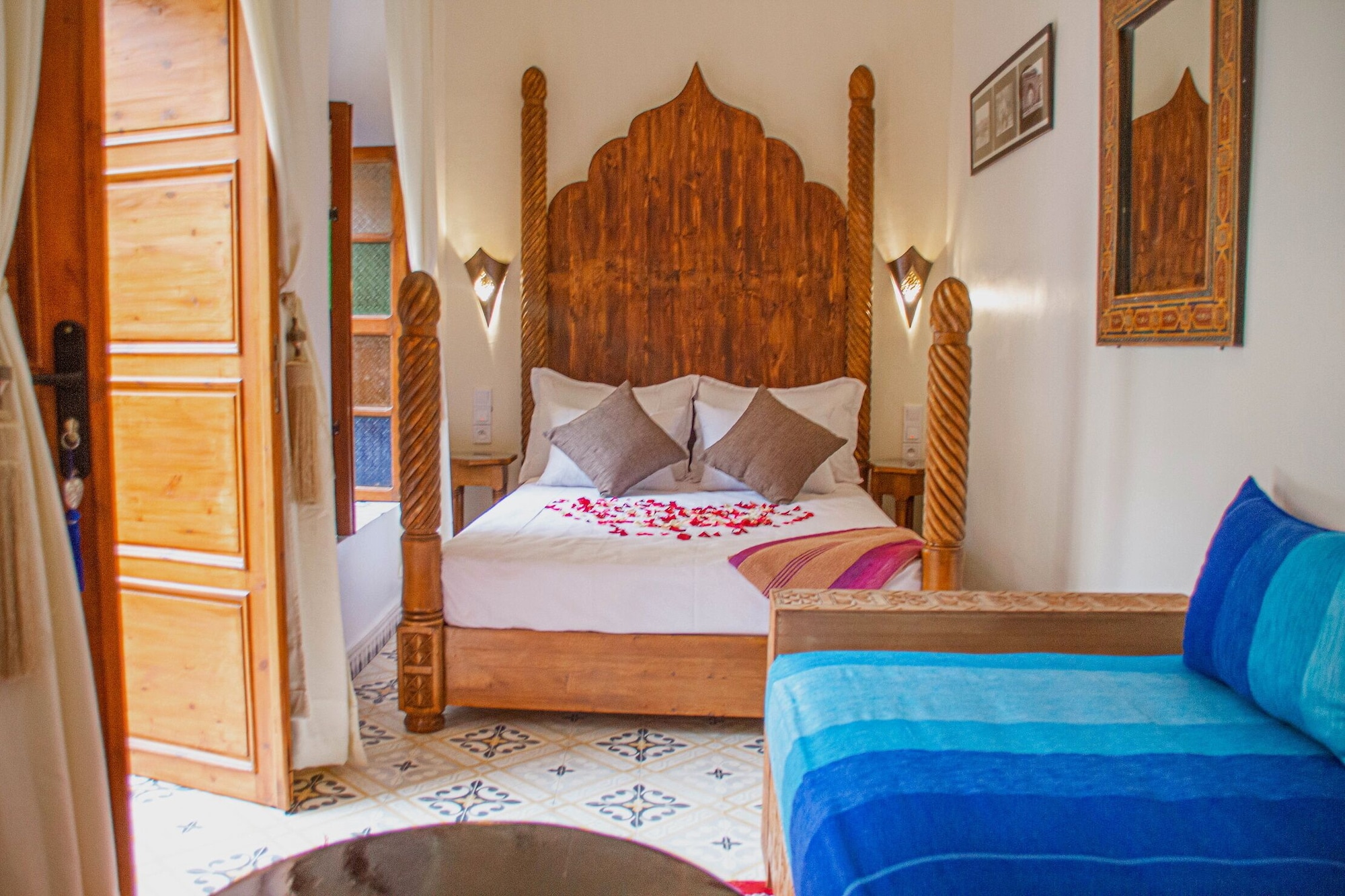 SUPERIOR, DOUBLE BED
