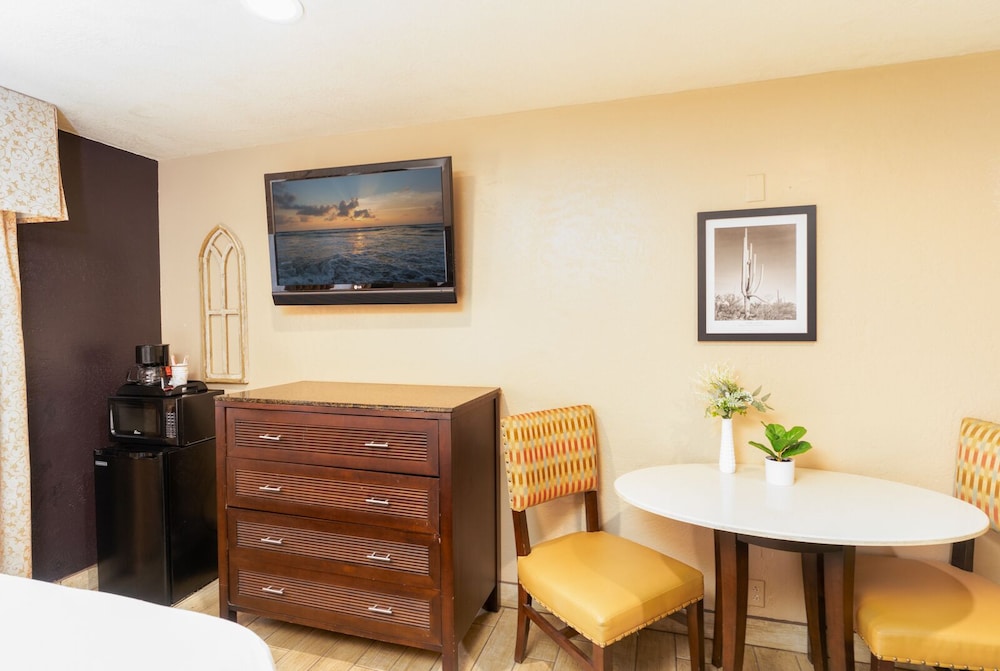 Quality Inn Suites Near the Border 42/67