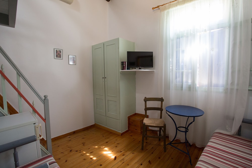 Nostos Beach Boutique Hotel 56/73