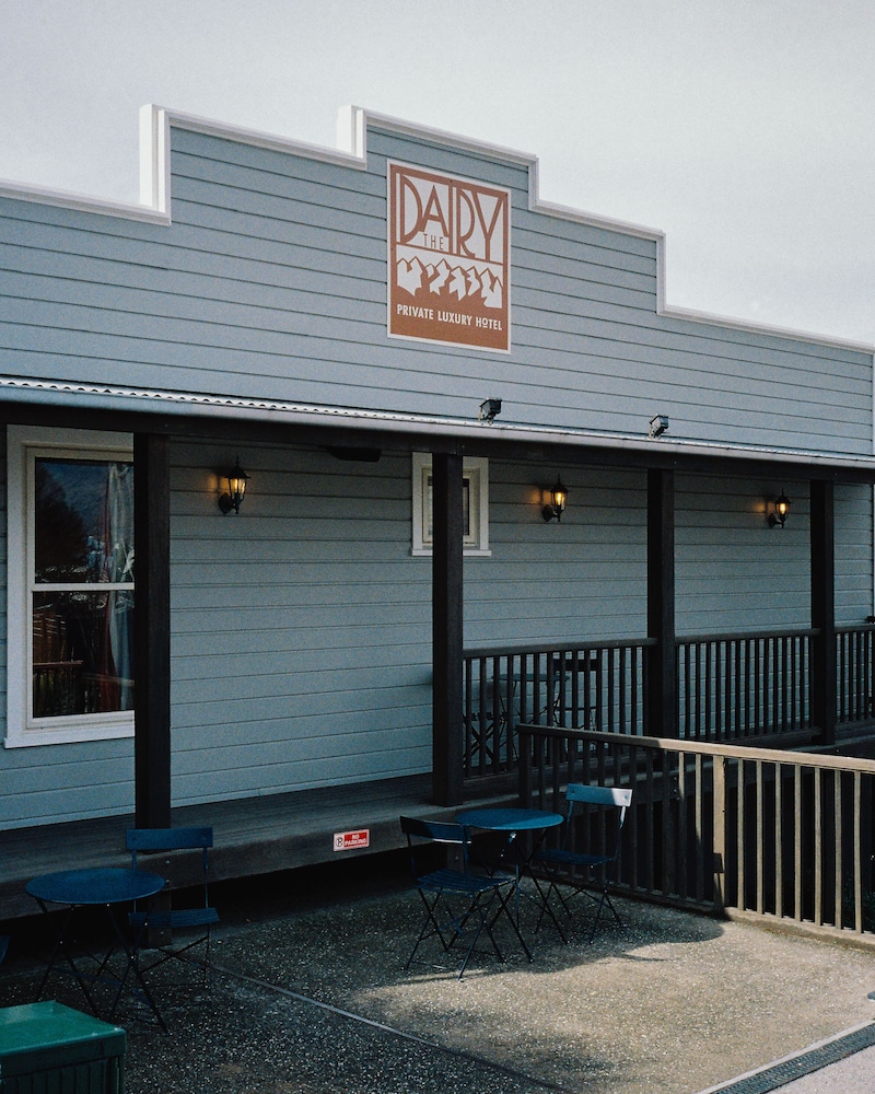 Dairy Private Luxury Hotel 74/81