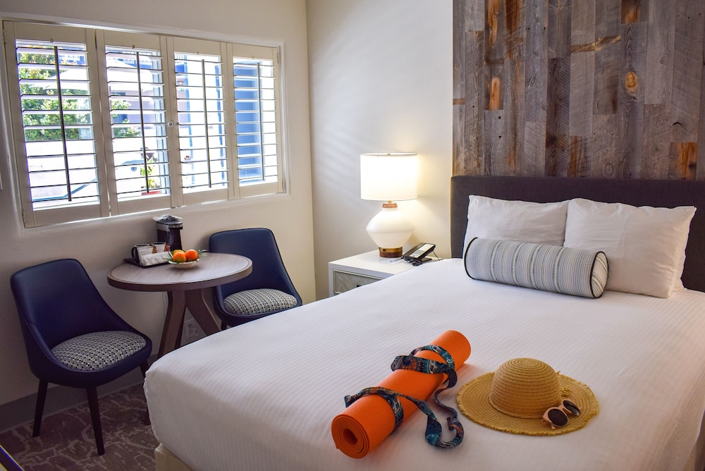 Beachside Inn 12/71