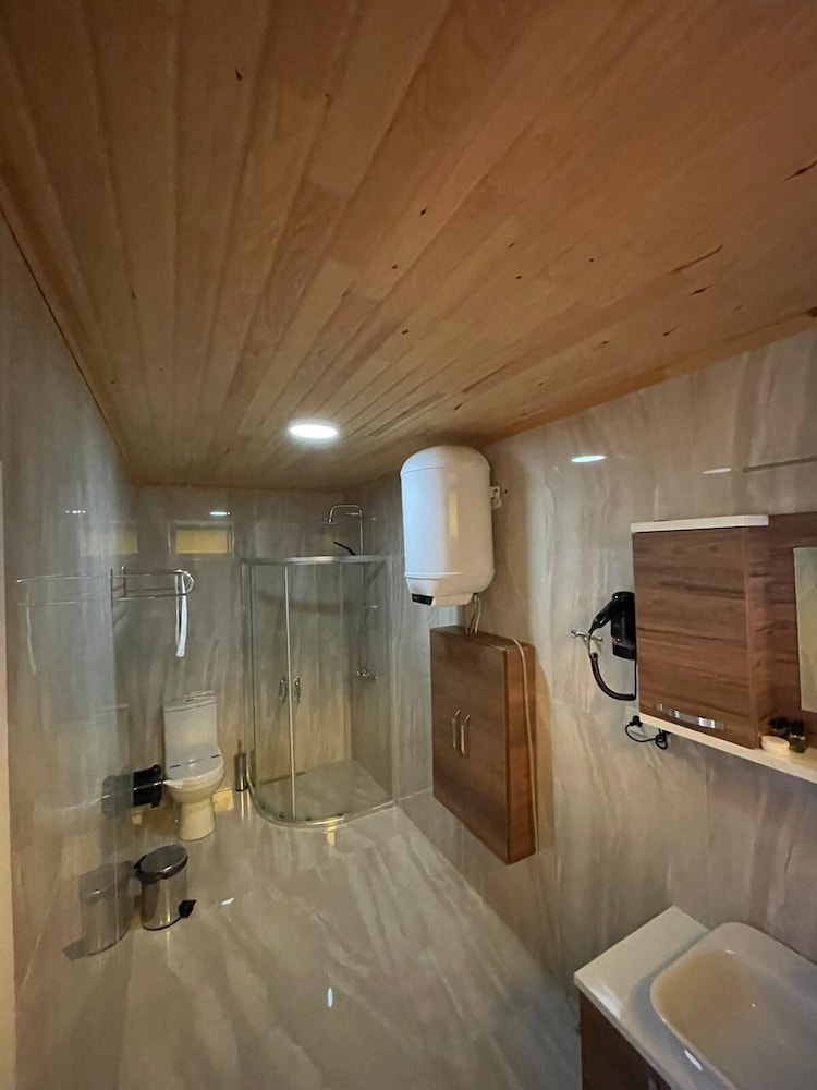 Pinar Kir Evi 18/48
