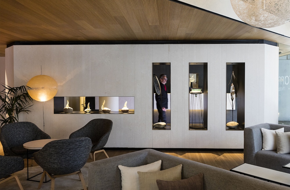 Cram Hotel 52/72