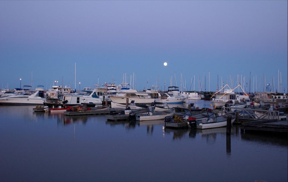 Lakeview Gimli Resort 34/36