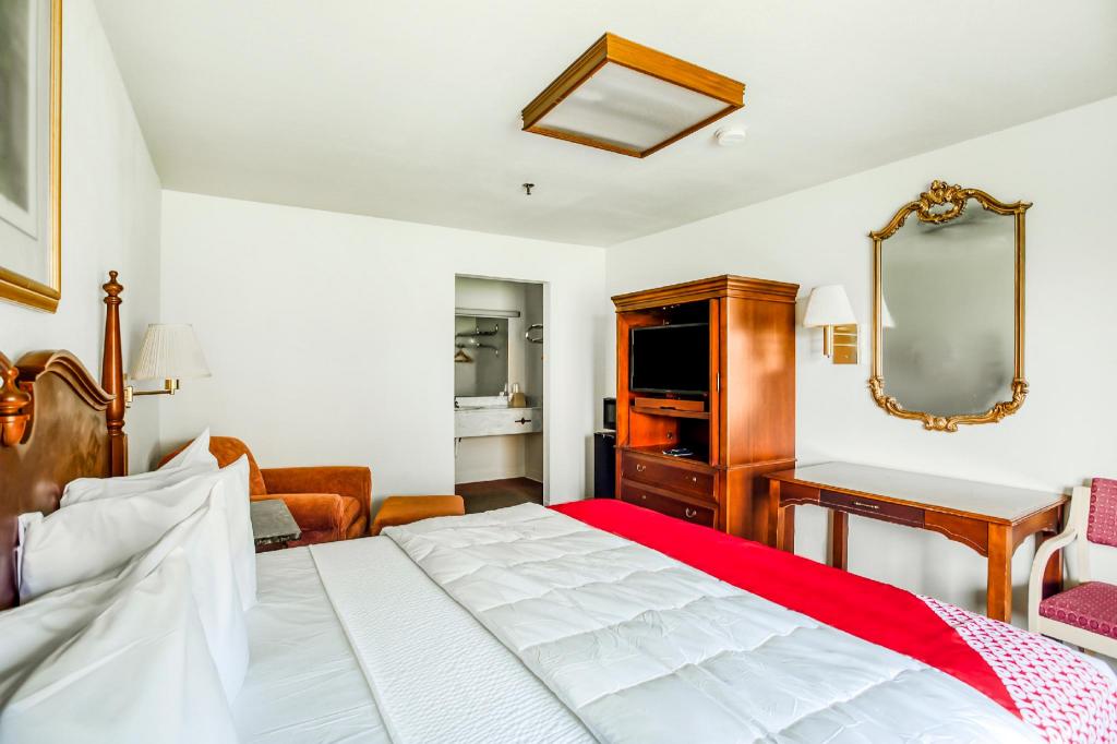 Room, King Bed