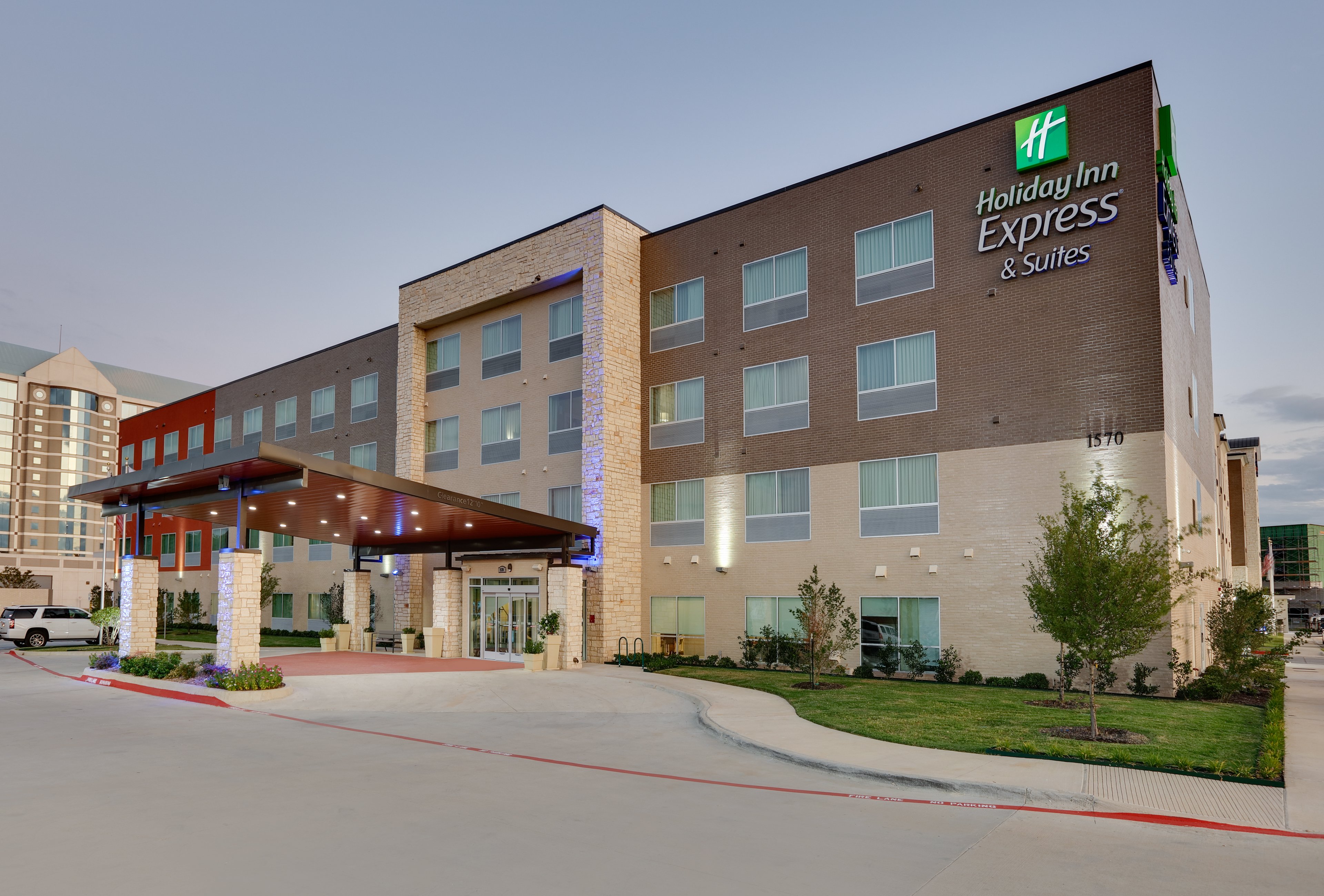 Holiday Inn Express Suites Farmers Branch 6/70
