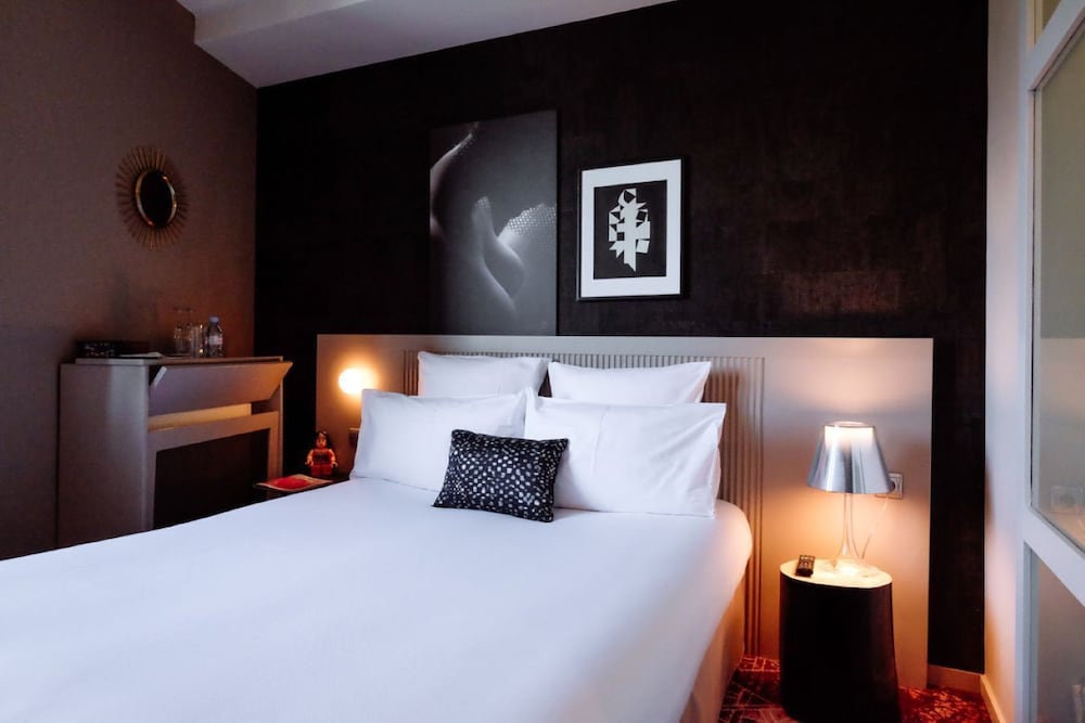 Hotel des Beaux Arts 18/77