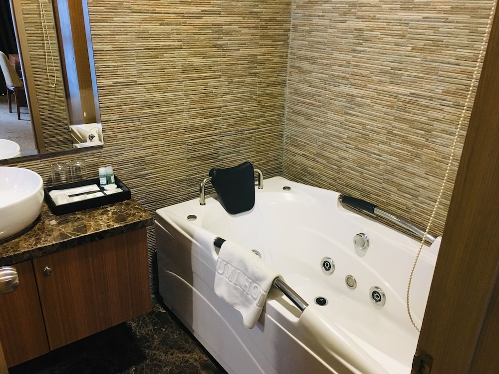 IZUMI HOTEL BUKIT BINTANG 51/52