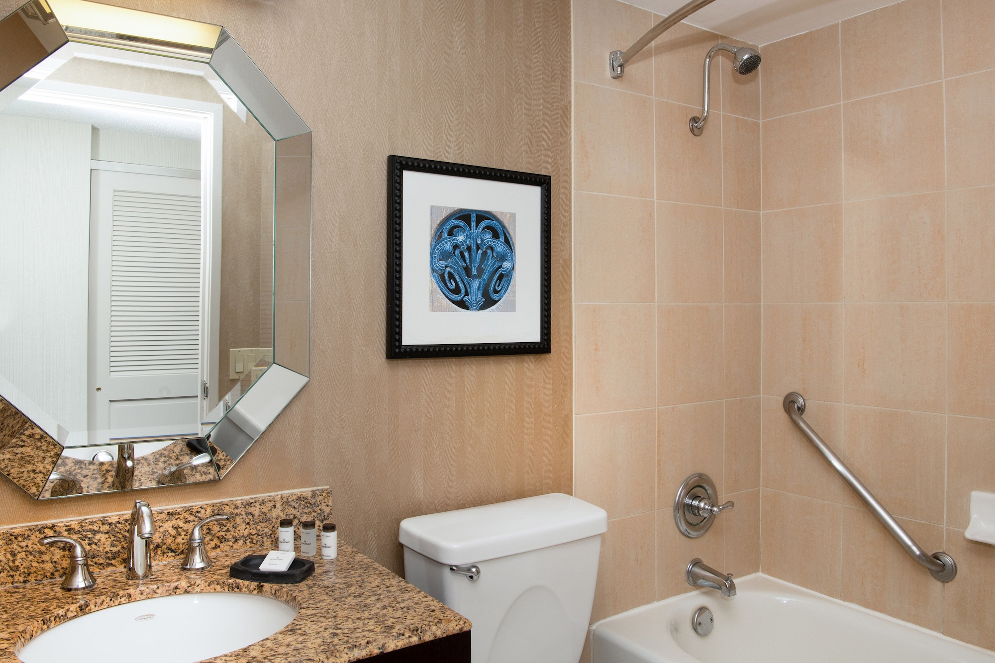 غرفة بسرير كينج بشرفة، Sheraton Mission Valley San Diego 5/5