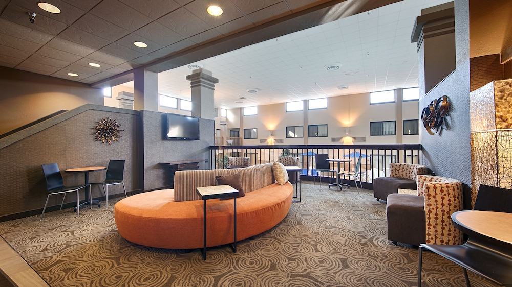 Revel Hotel Minot, SureStay Collection by Best Western 5/66