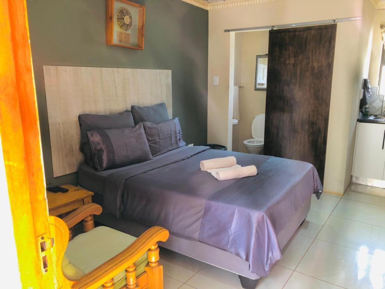 Hluzu Guest House 9/25
