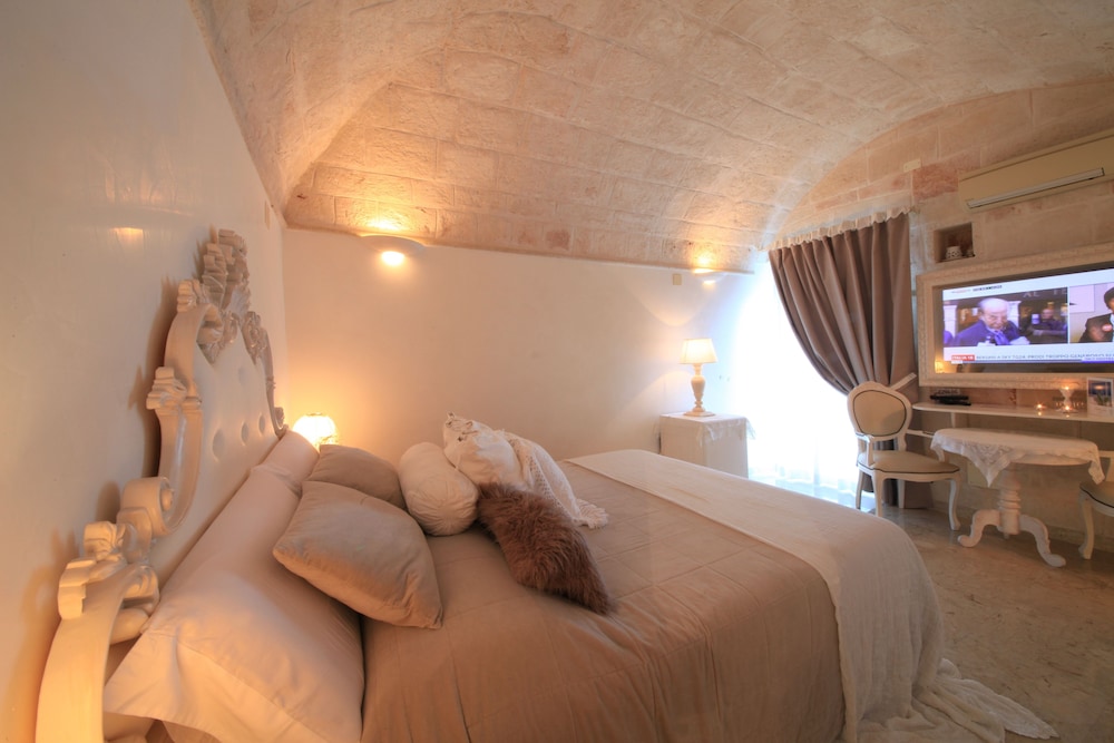 Bellavista Suites 3/50