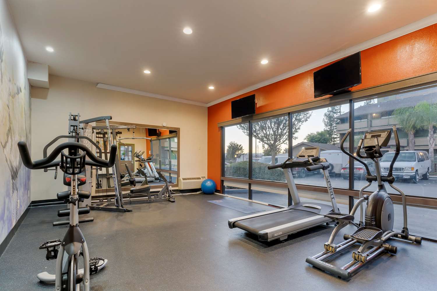 Best Western Plus Forest Park Inn 29/53