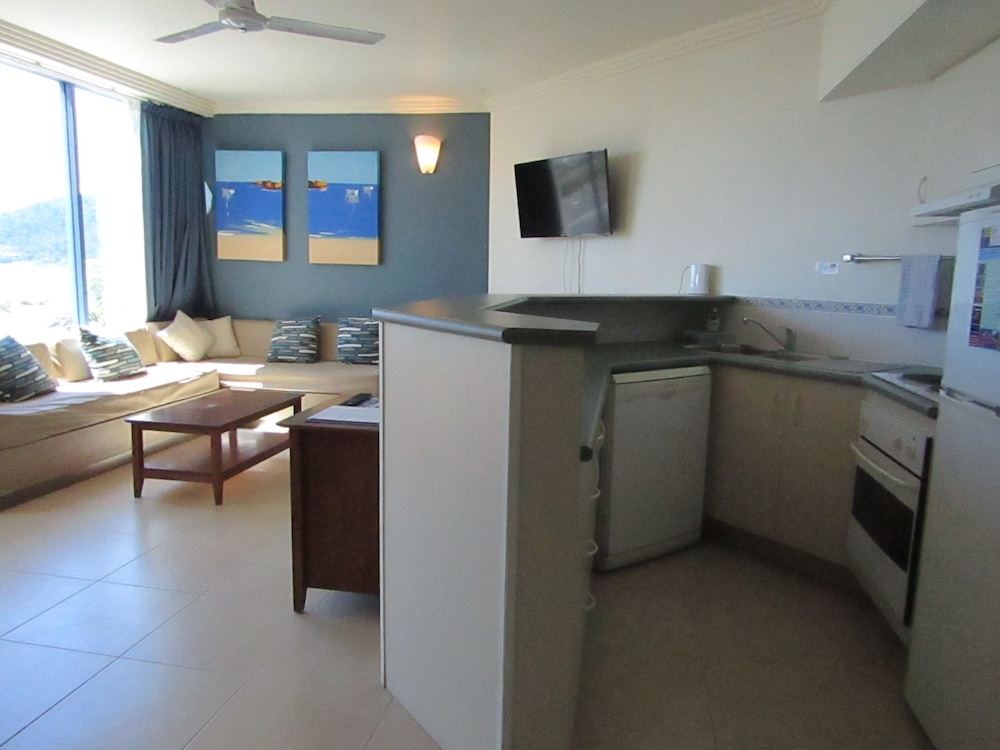 Coral Sea Vista Apartments 42/58