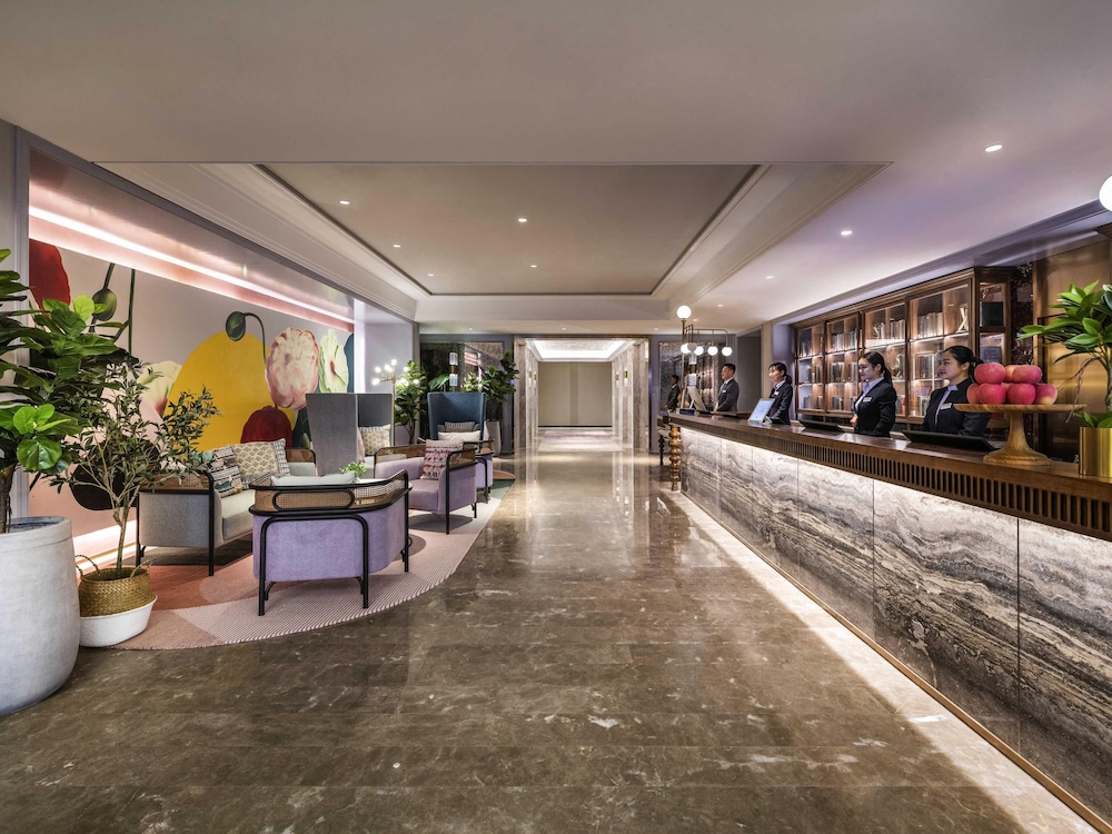 Mercure Chengdu Chunxi 11/65