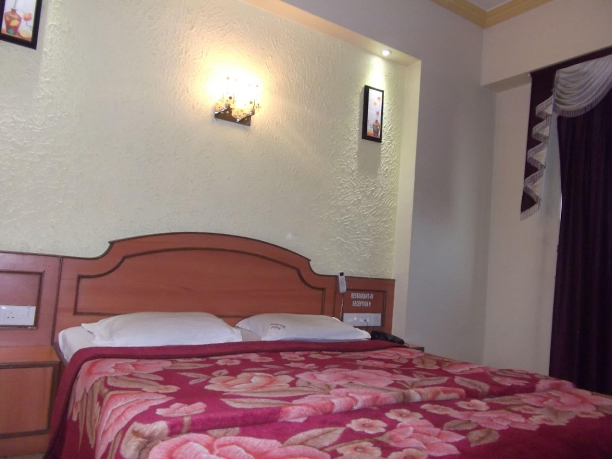 Hotel Ravikant 8/23