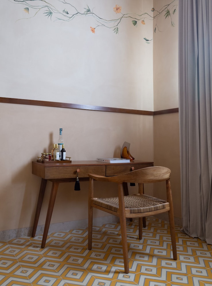 Adoro Hotel Boutique 5/50