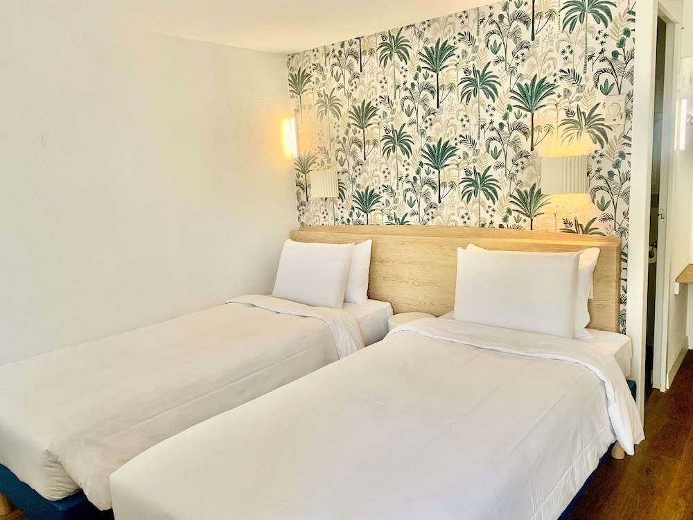 STANDARD, TWIN BEDS