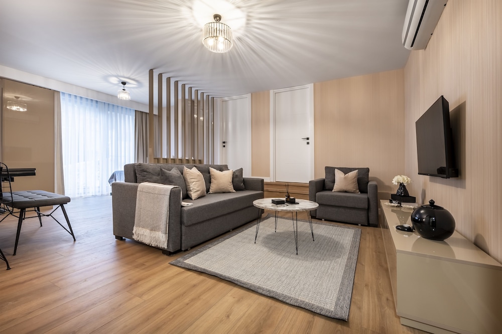 Ciragan Bosphorus Apartments 39/61
