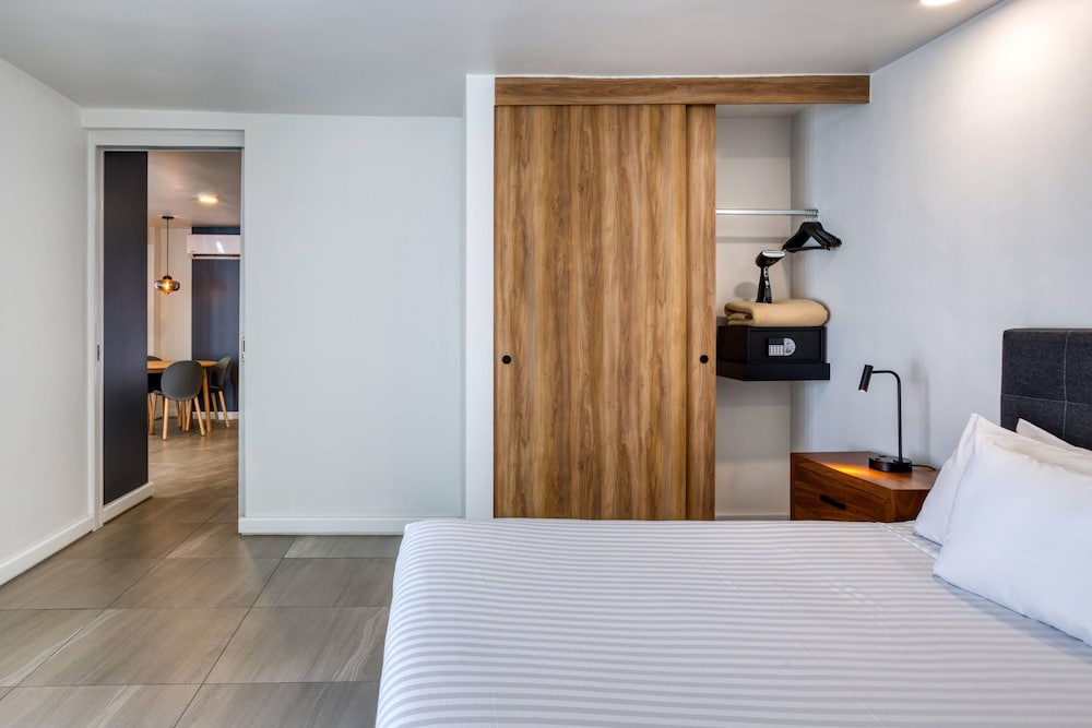 Comfort Suites Tijuana 21/65