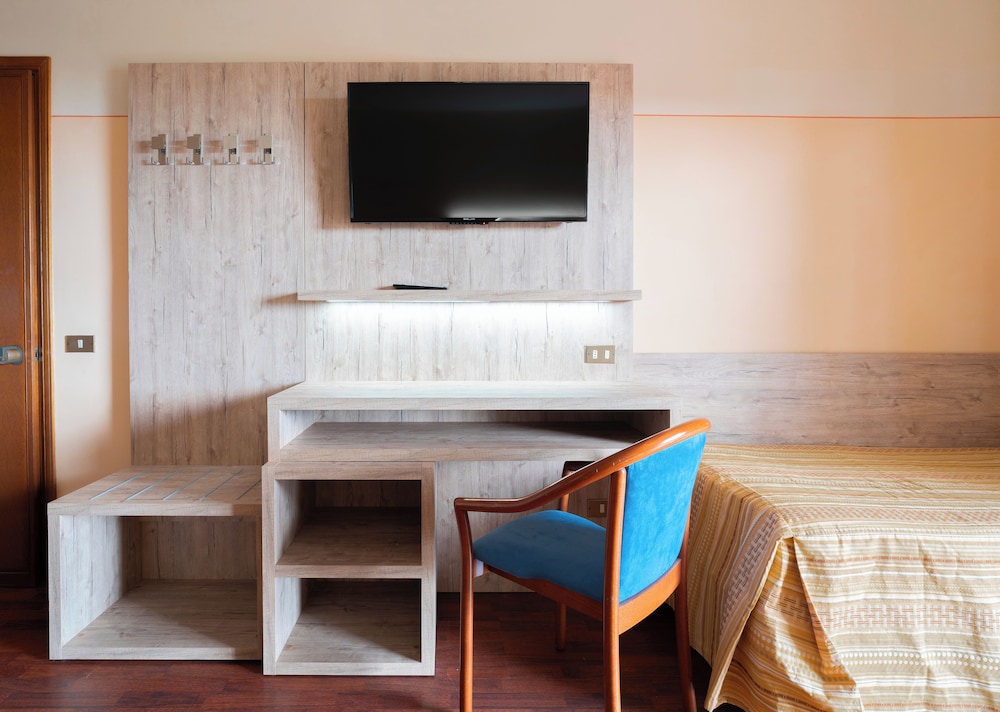 Hotel Tirreno 30/43