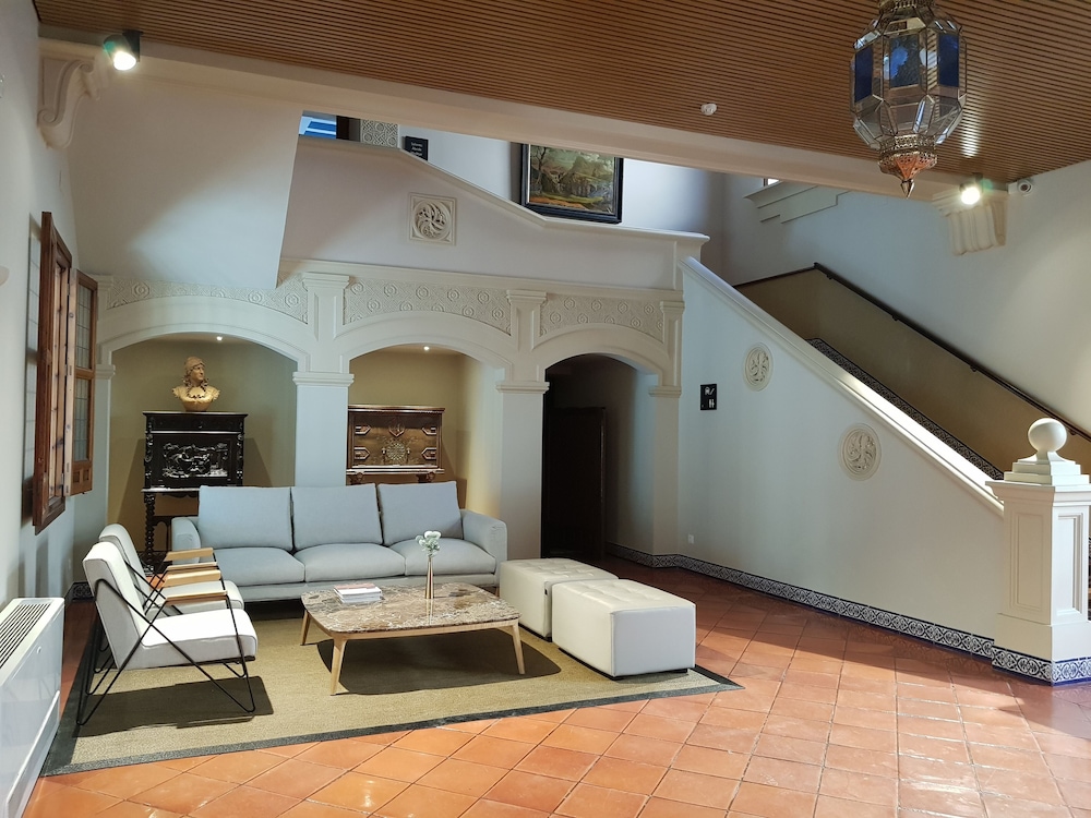 Maria Cristina Hotel 10/72