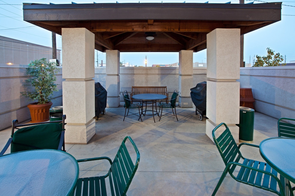 Staybridge Suites Indianapolis Downtown Convention Center 41/49