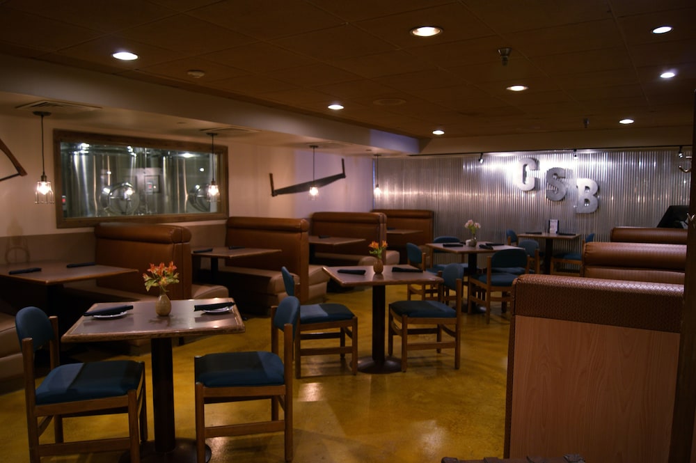 Altland House Inn and Suites 34/50