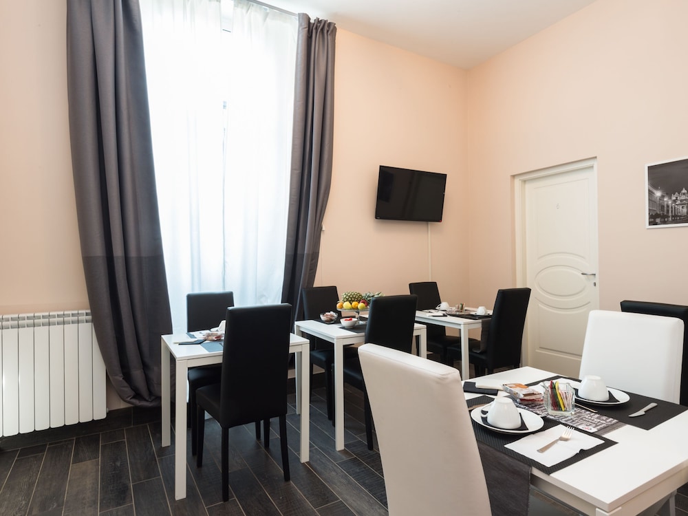Arch Rome Suites 67/75