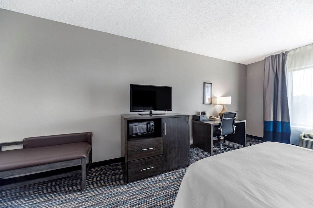 Garner Hotel Oklahoma City Quail Springs by IHG 25/71