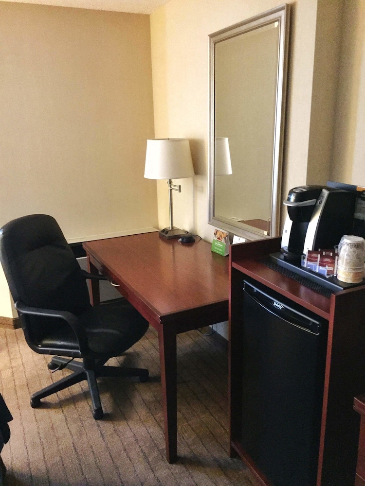 Holiday Inn Laval Montreal 66/80