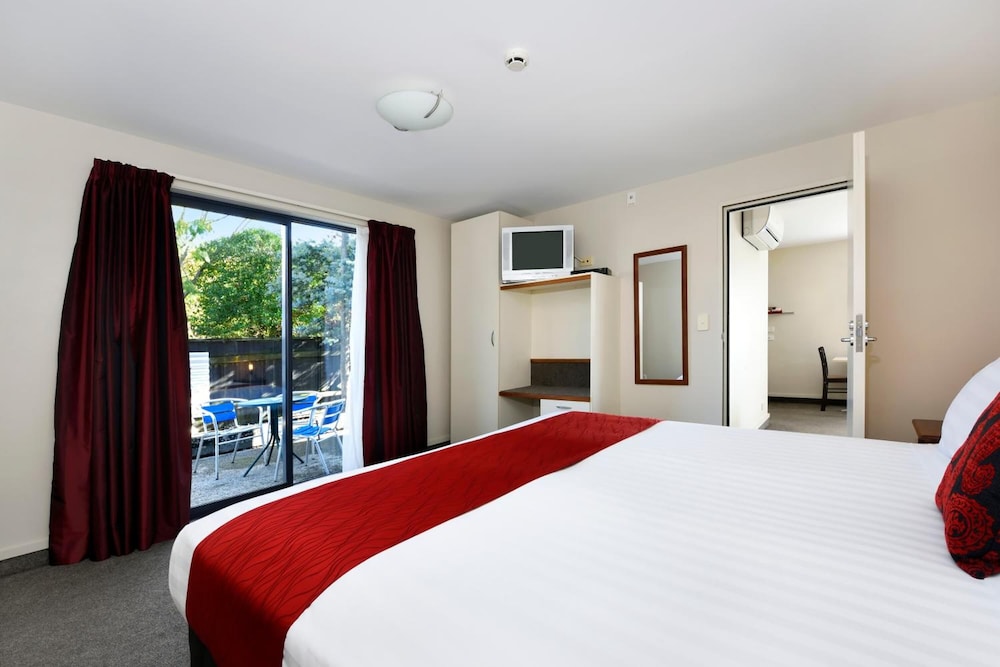 Gladstone Motel Nelson 10/42