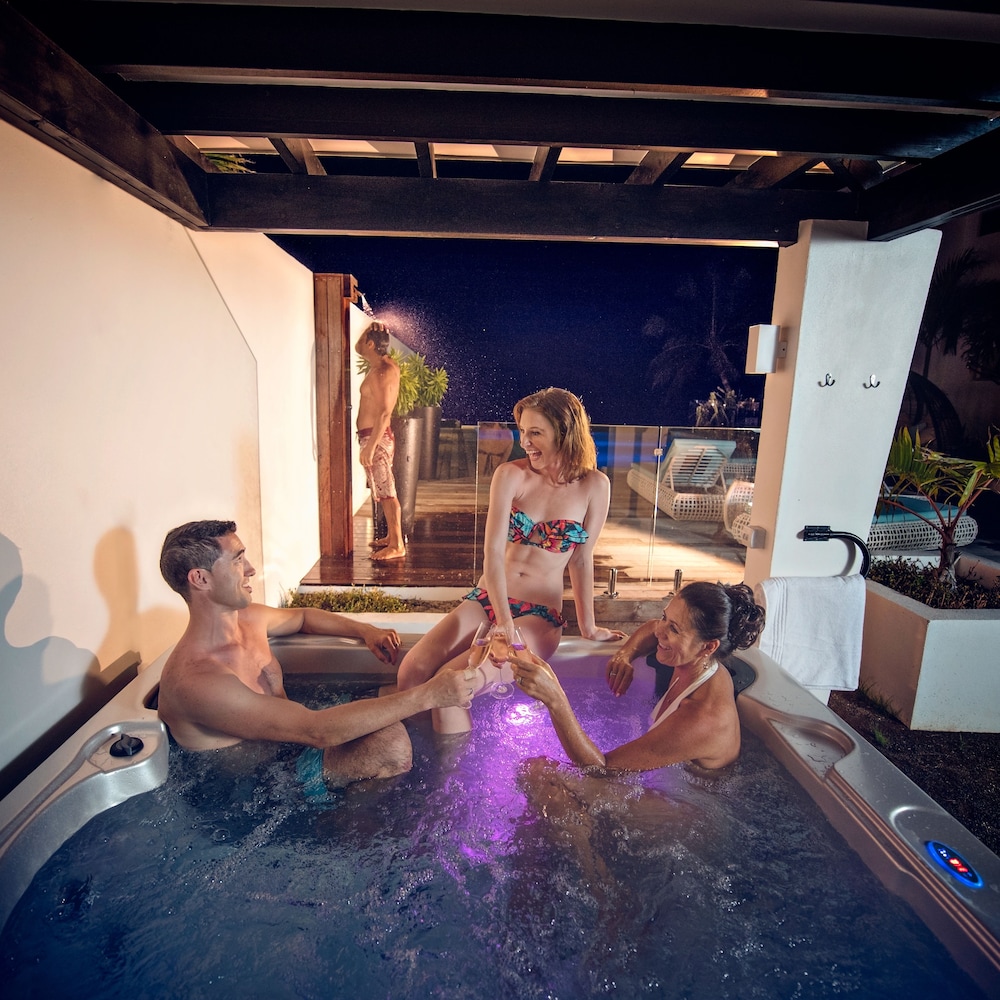 Crystal Blue Lagoon Villas 9/38