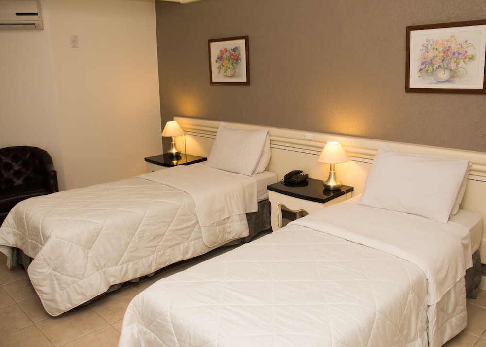 SUPERIOR, DELUXE, TWIN BEDS