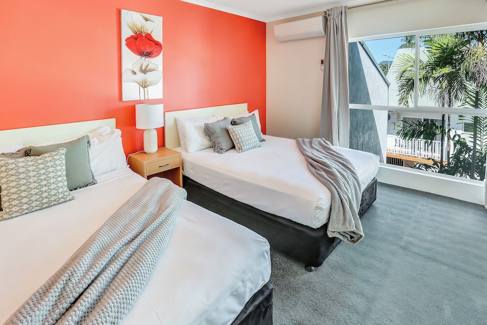 CORAL TREE INN 14/53