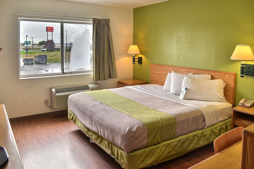 Motel6 Billings, MT - North 16/50