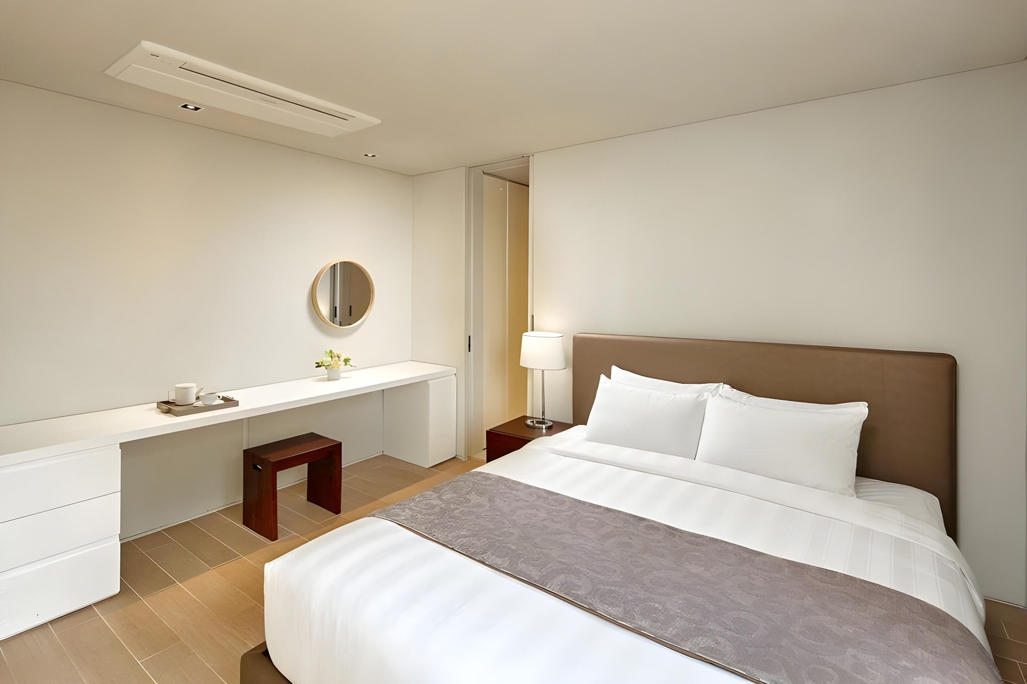3 Rooms, Villa